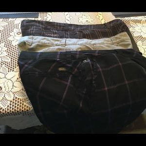 3 threat sale - 3 O’neill dress /golf shorts